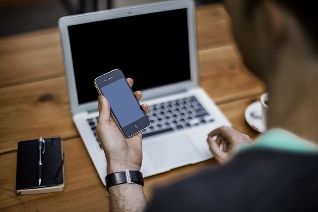 IPhone synchroniseren met MacBook