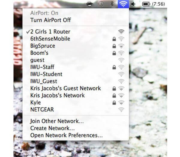 2 girl 1 router wifi